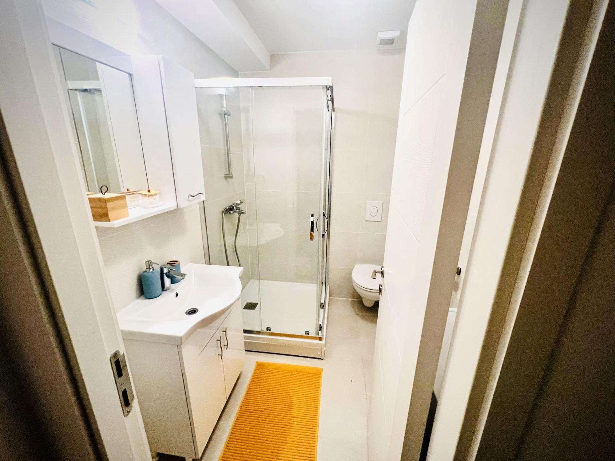 Airport Gardens Loft Apartman Otopeni Kültér fotó